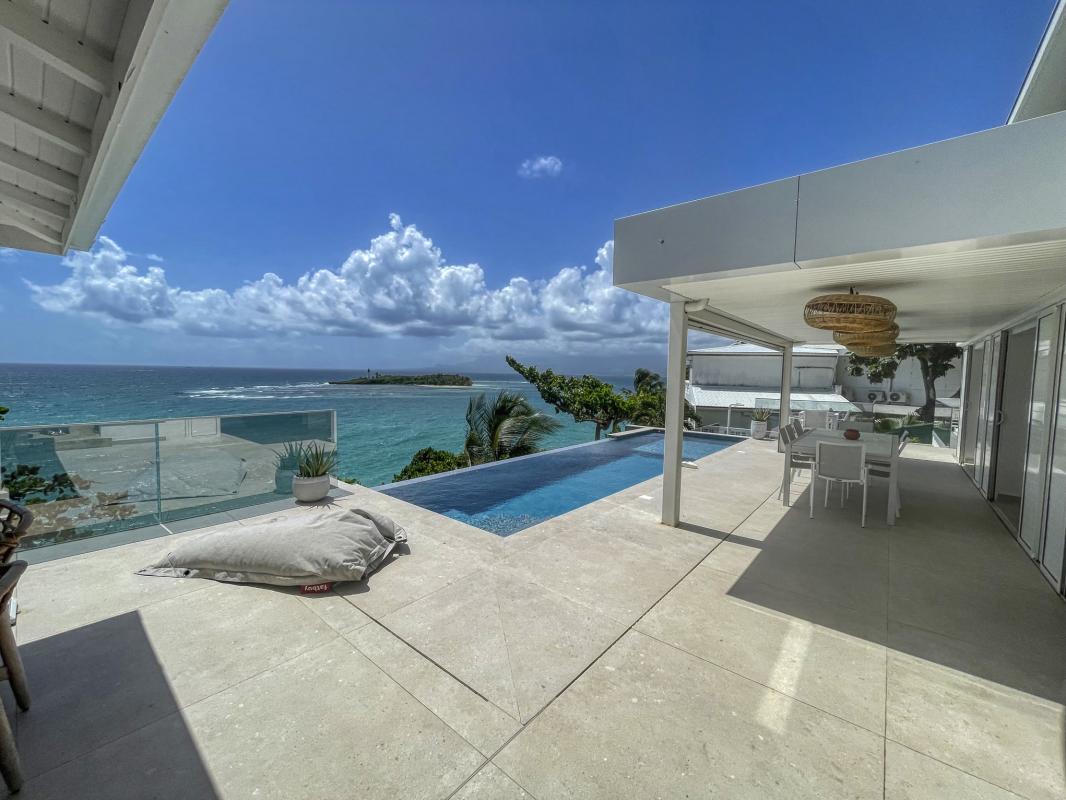 6 Location villa piscine vue mer ilet Gosier Guadeloupe_terrasse